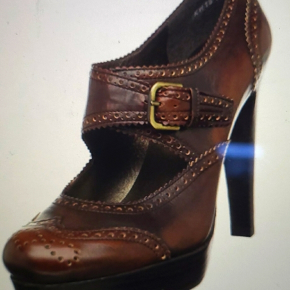 Stuart Weitzman Shoes - Stuart Weitzman Heels in Toast